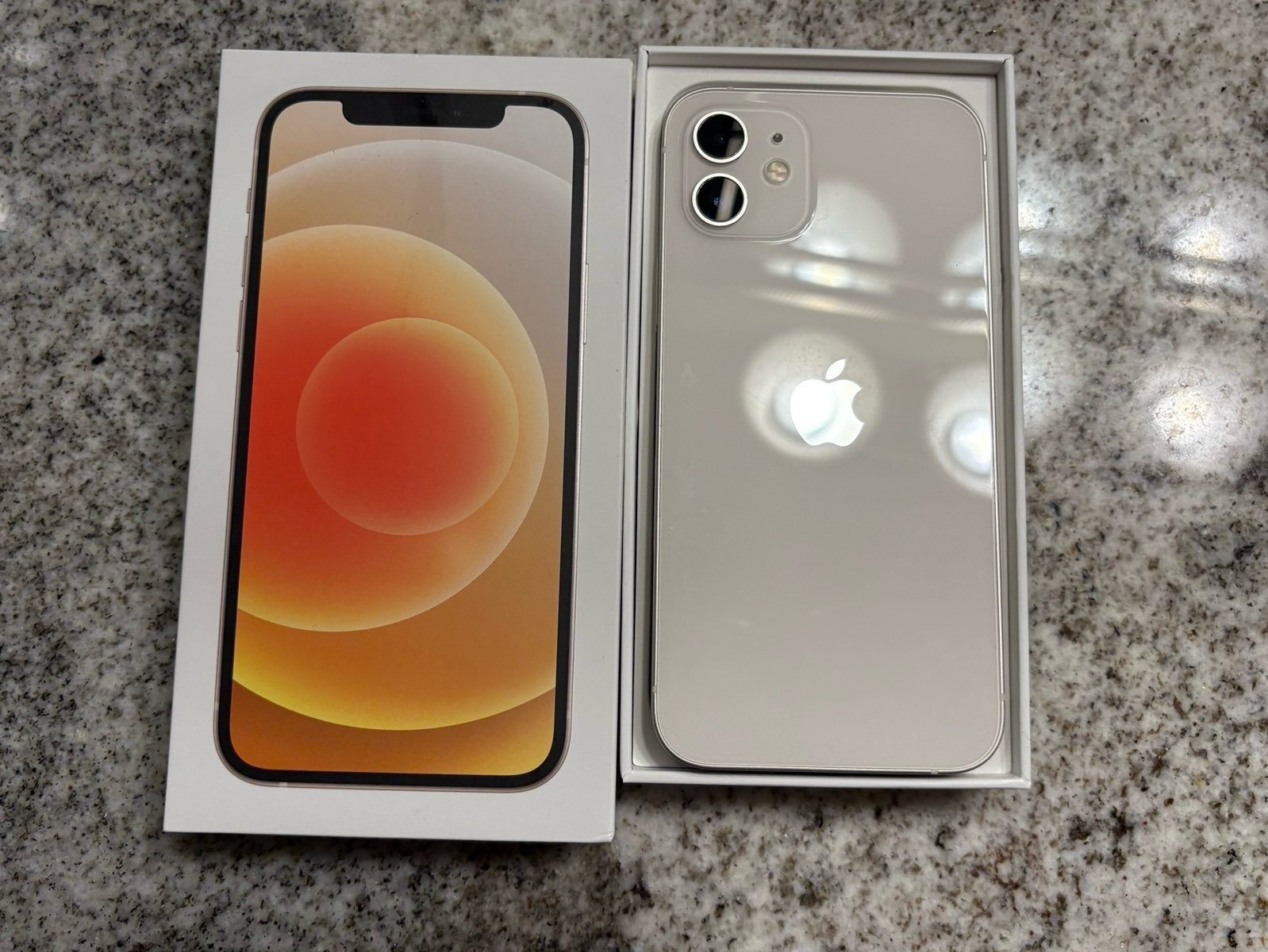 Apple iPhone 12 256gb White unlocked 8Z62