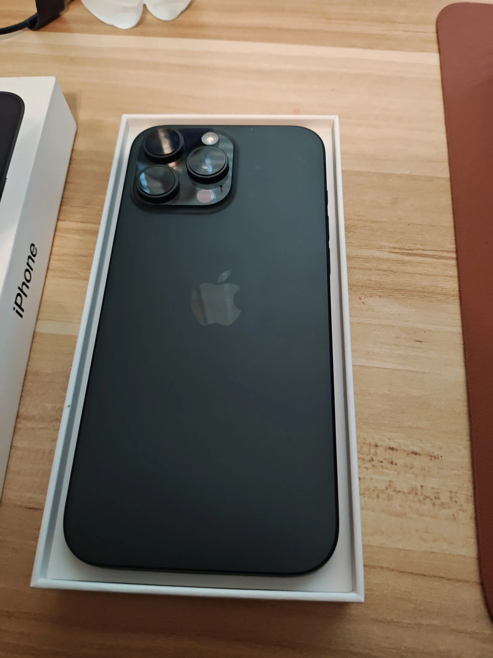 iPhone 16 pro max 256gb. Locked T mobile