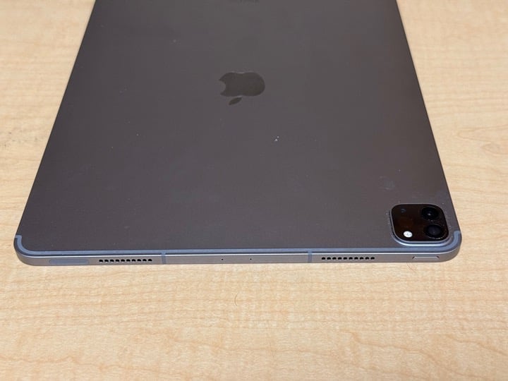 ACCESSORIES INCLUDED - M2 12.9