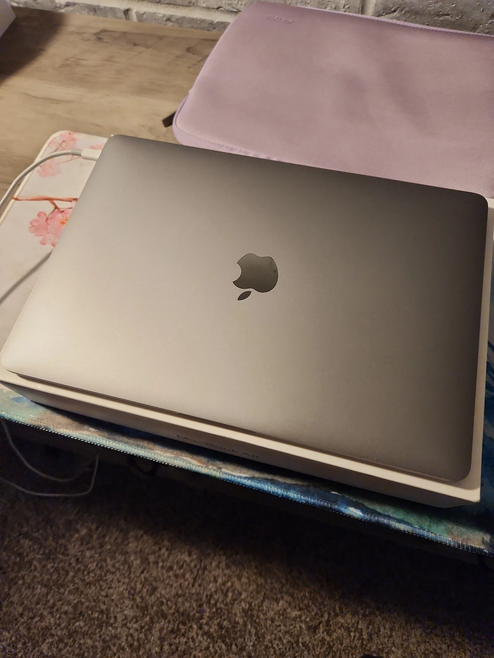 Apple Macbook Air A2337 13in.  M1 3.2 GHz  1TB SSD 5M56