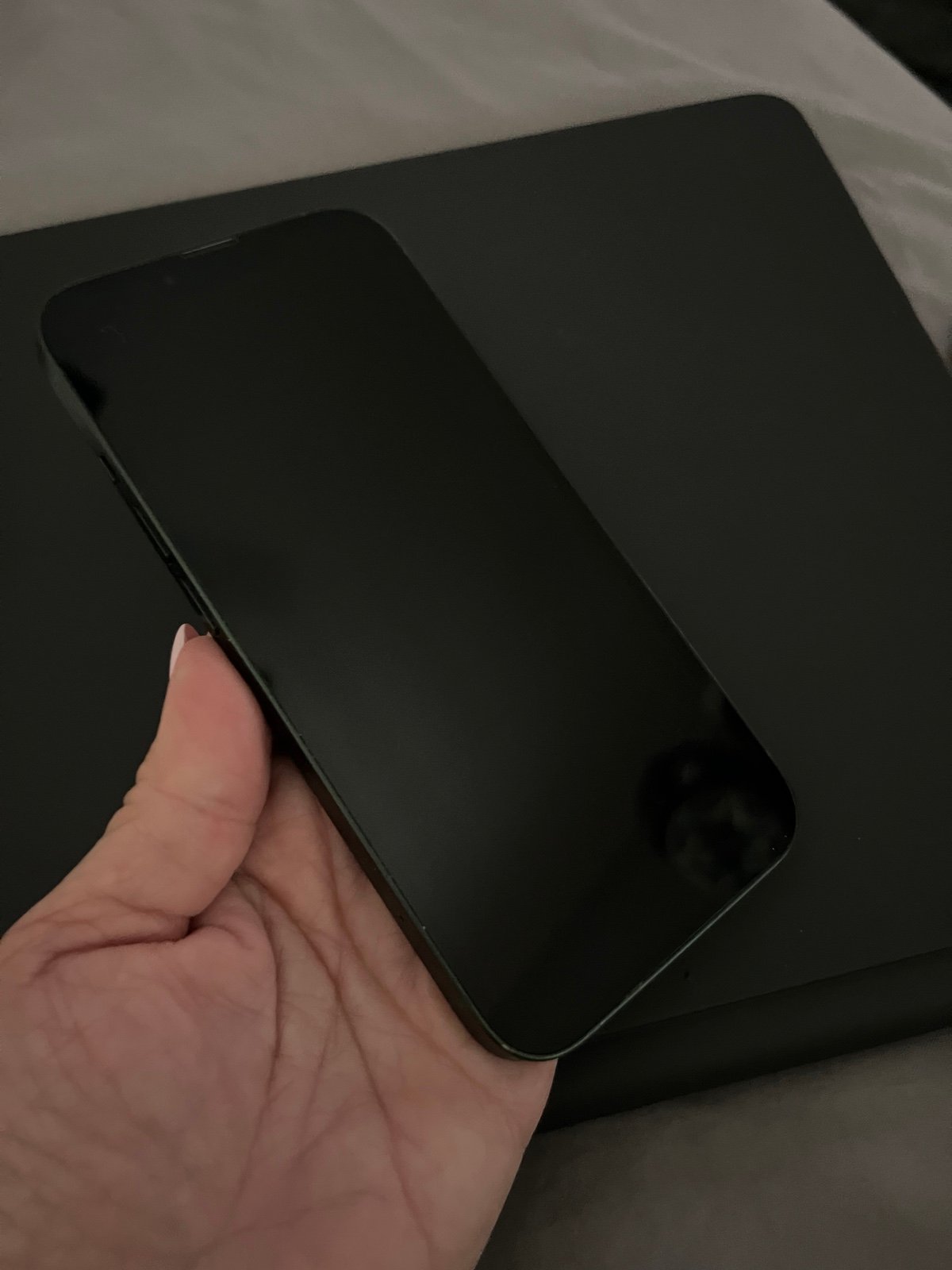 iPhone 13 Green 128gb unlocked GREAT CONDITION! 1Z77