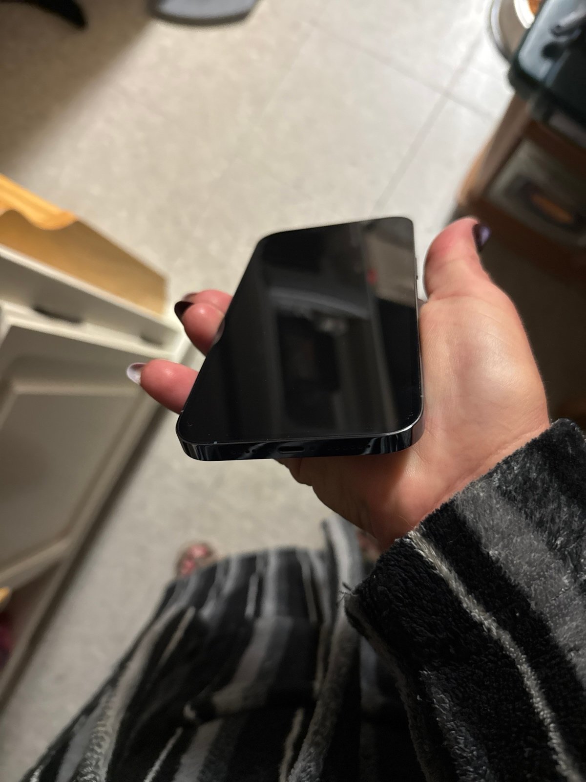 iPhone 13 Pro Max unlocked with cases and accessories 2U63