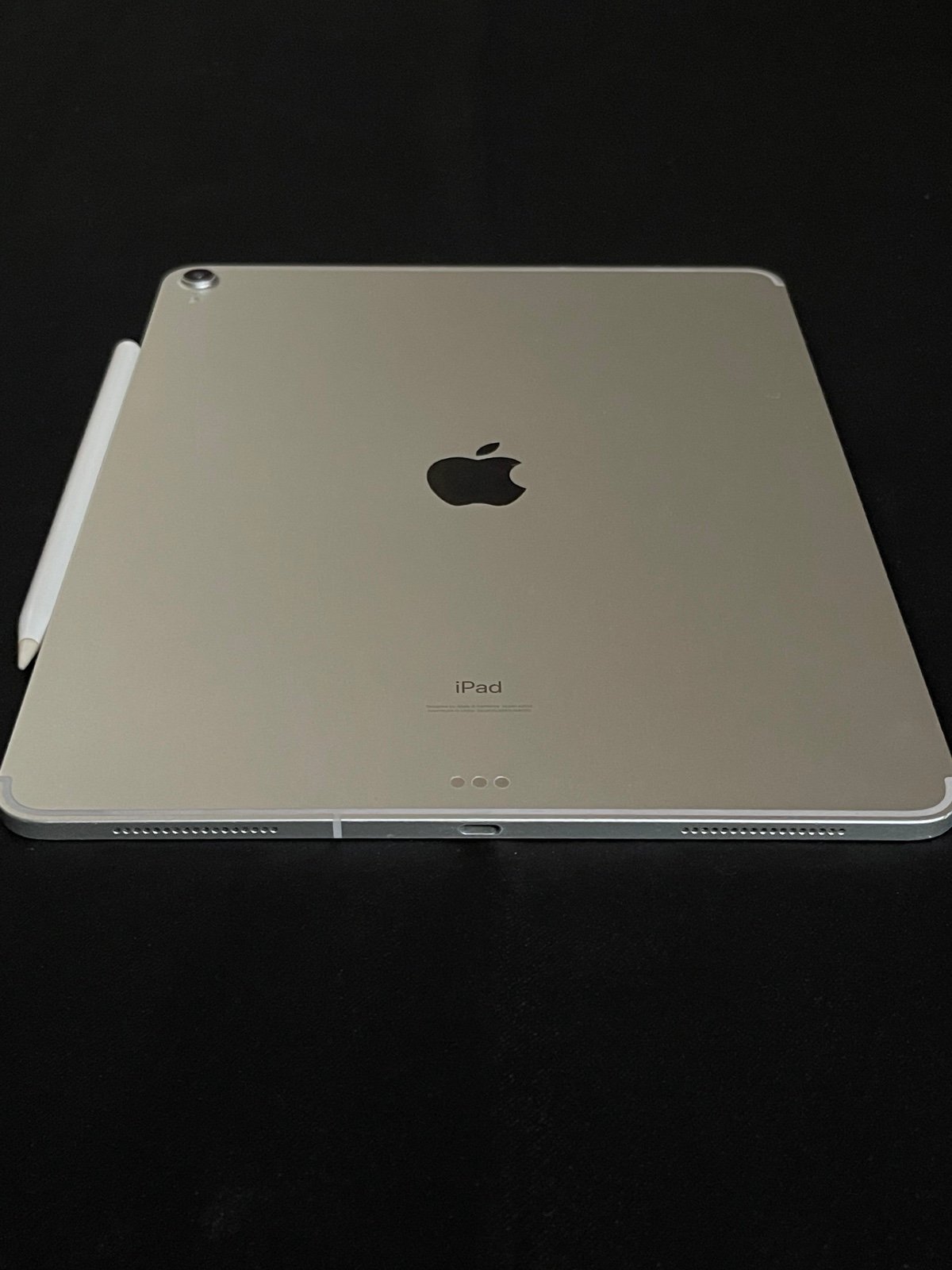 Apple iPad Pro 3rd Generation 12.9-inch Silver 256GB WiFi + Cellular Unlocked 8P81