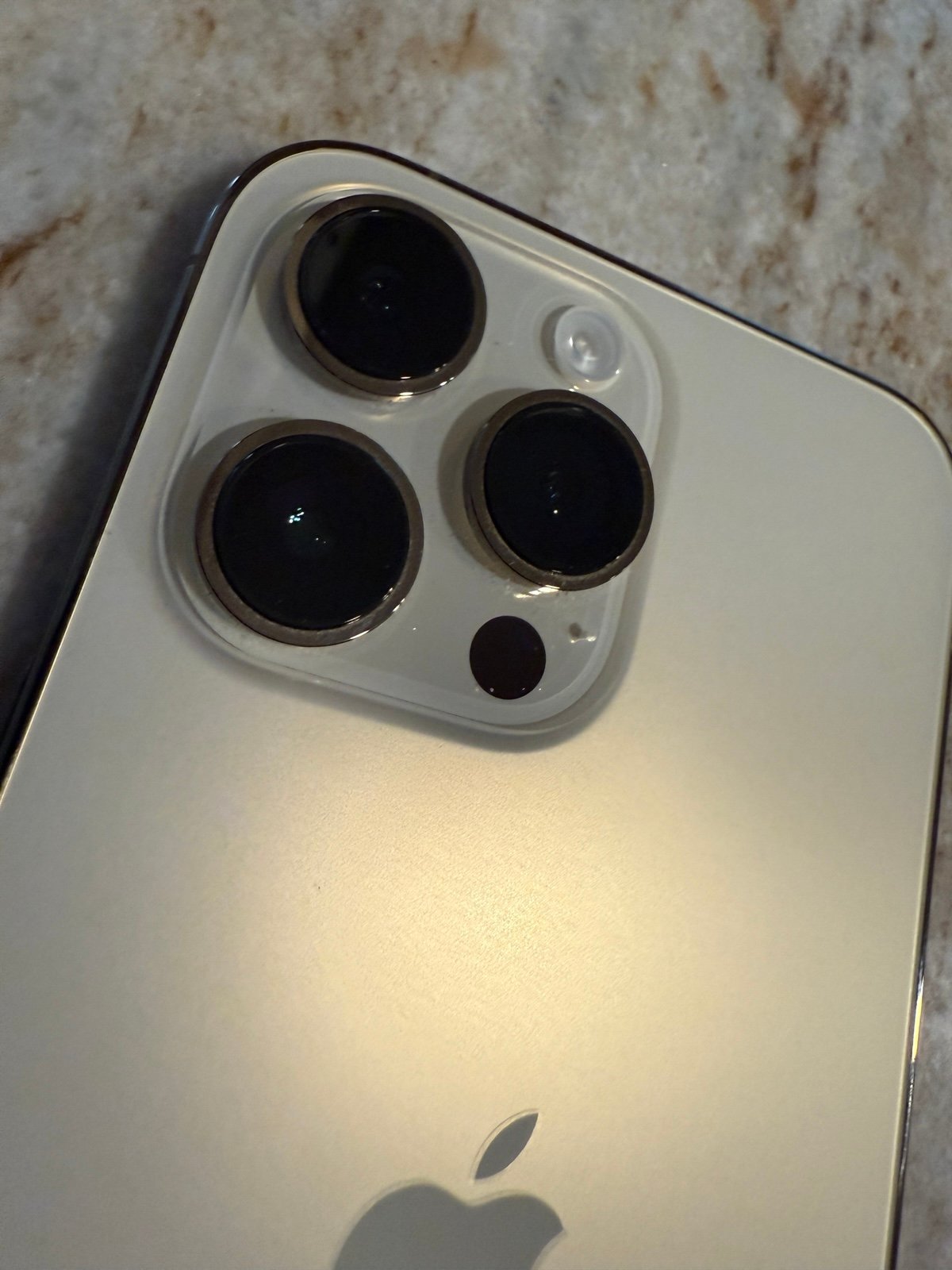 Apple iPhone 14 Pro Max 128 GB in Gold for Unlocked 5Y73