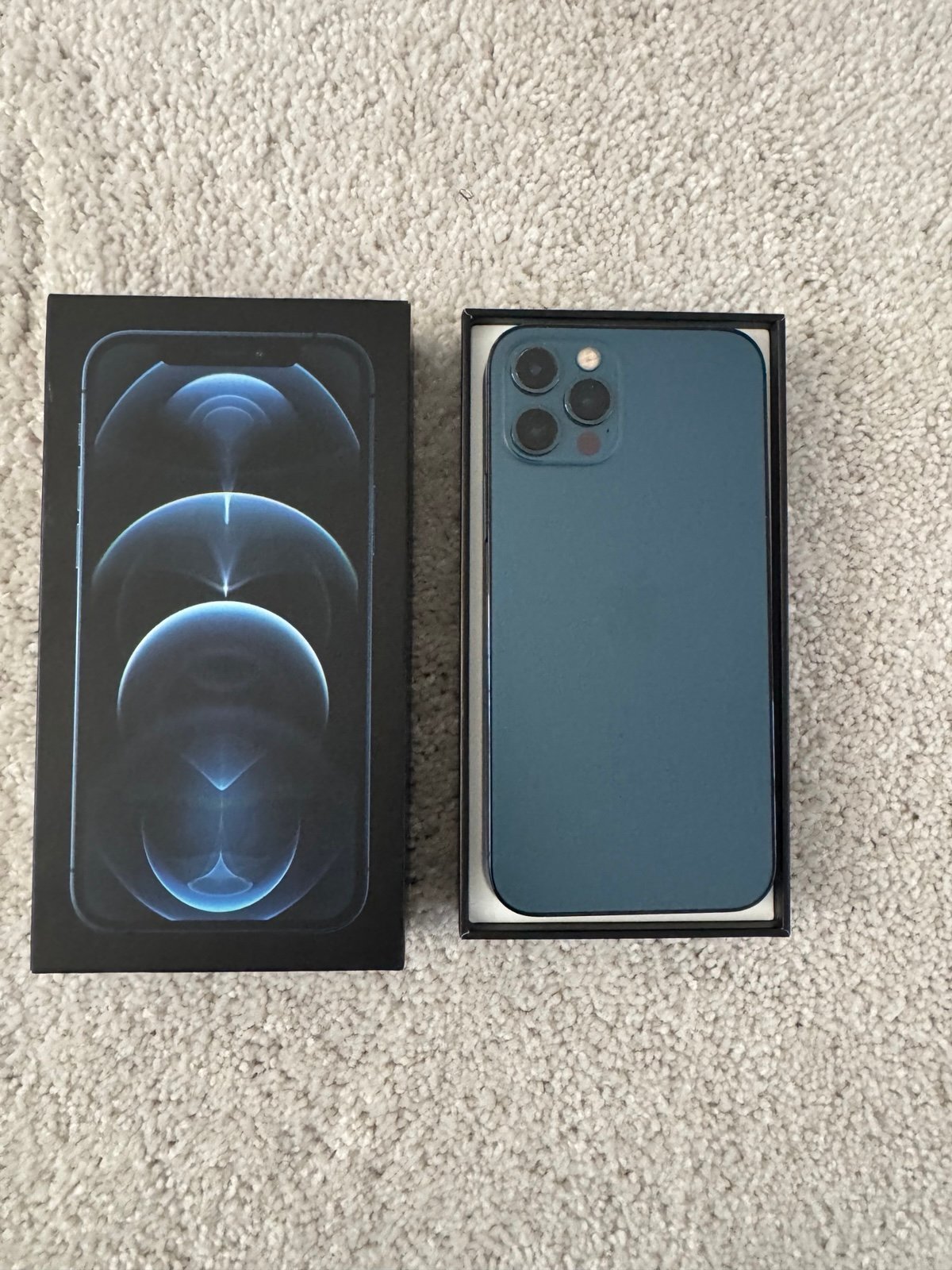 iPhone 12 Pro - Pacific Blue - 256GB - Unlocked 3L11