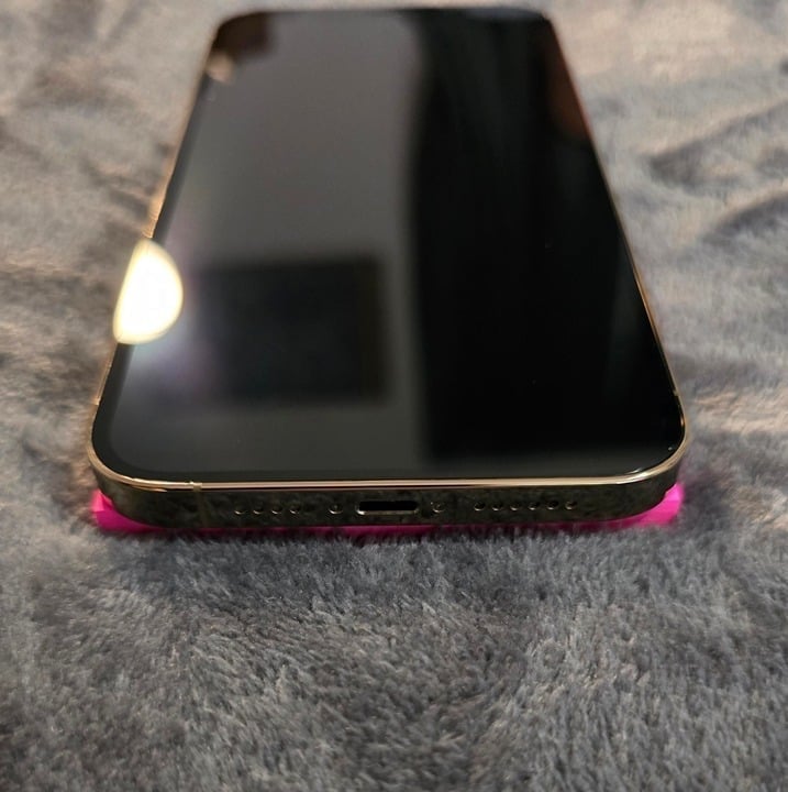 Apple iPhone 12 Pro Max 256GB Unlocked - Gold 7D53