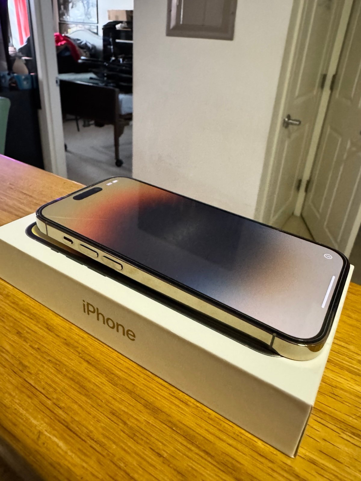 Apple iPhone 14 Pro 256GB Gold - Unlocked 7T29