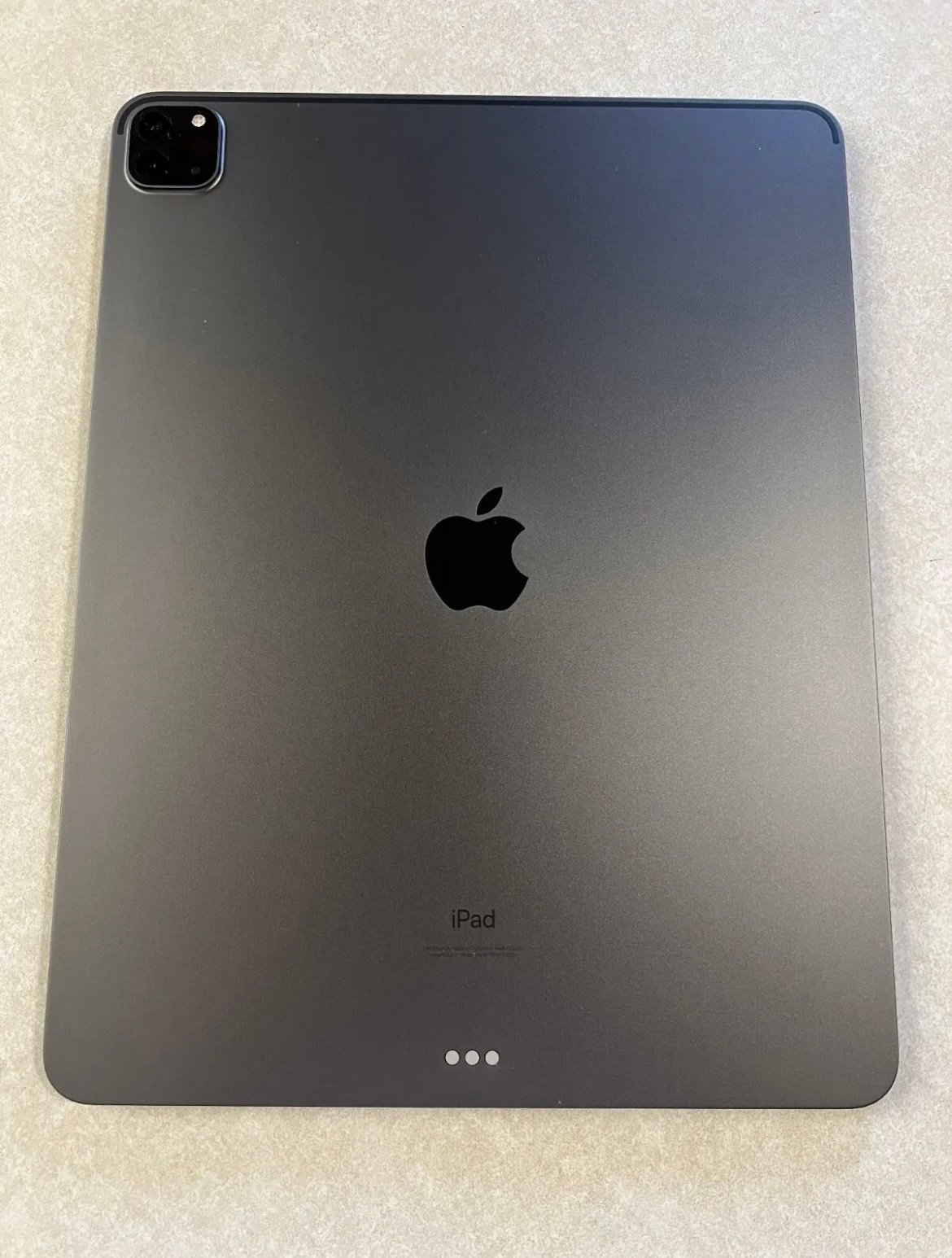 iPad Pro 12.9 inch 5th gen WIFI 128GB 7K53