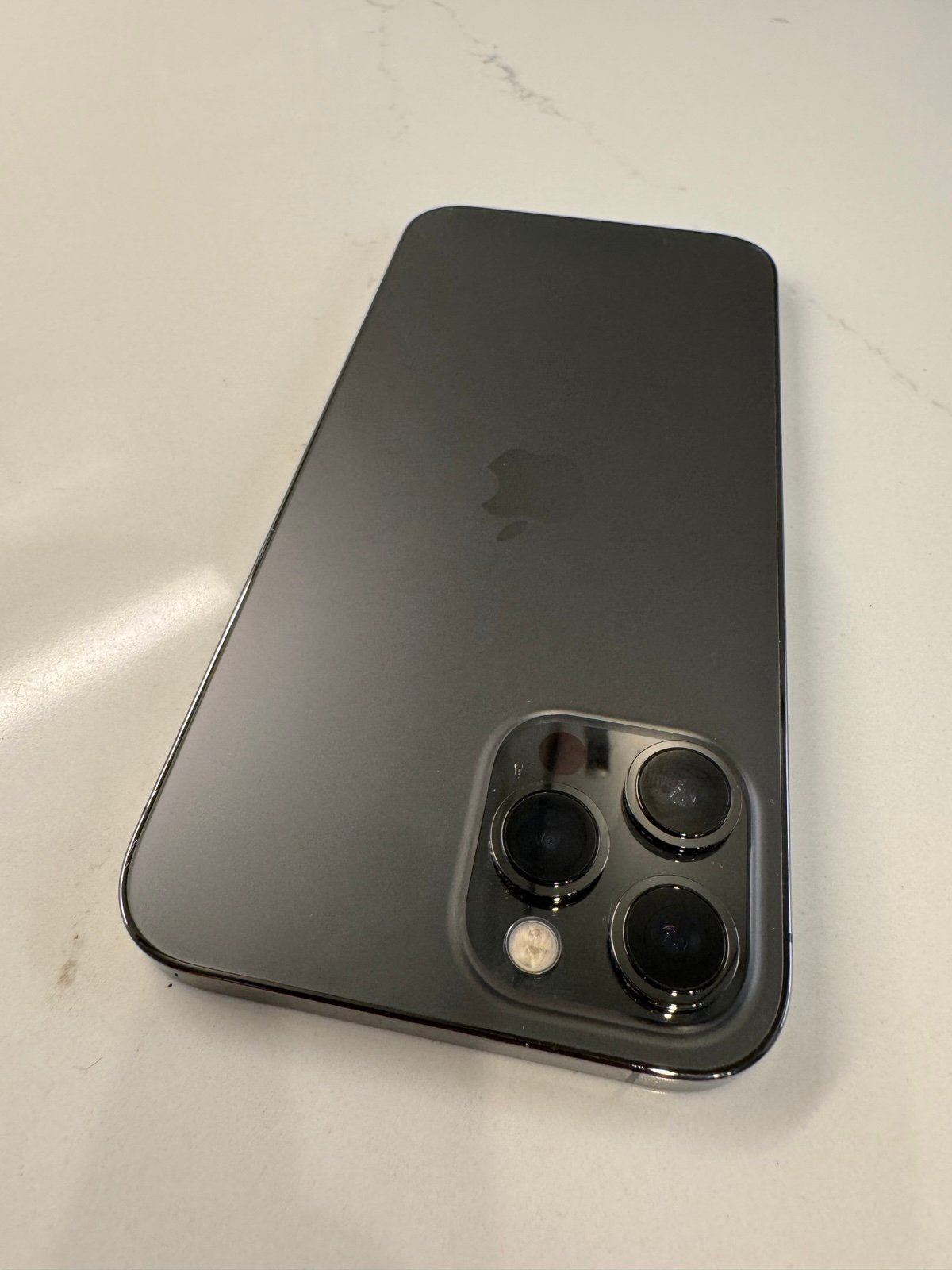 Apple iPhone 12 Pro Max 128 GB in Graphite - Unlocked 2V86