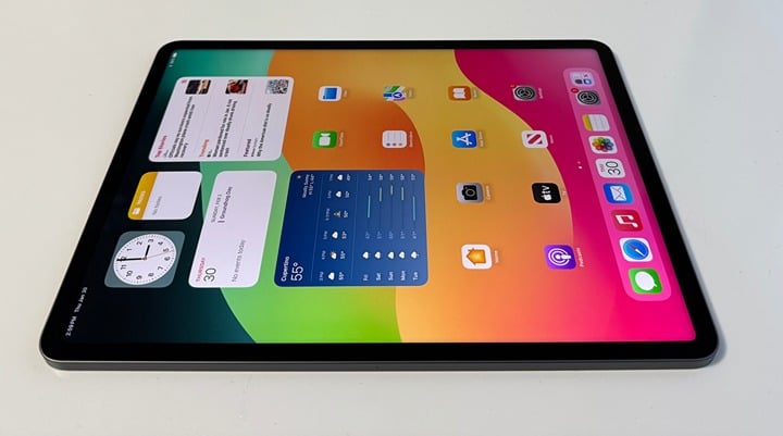 Apple iPad Pro 12.9 inch (5th Gen) - 128GB Space Gray (WiFi) A2378 - MDM 1Q17