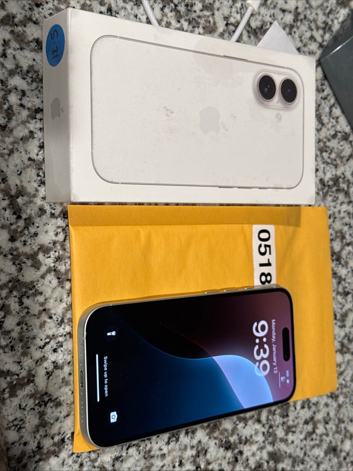 iPhone 16 6.1-inch A3081 USA eSIM (Verizon) 7K87