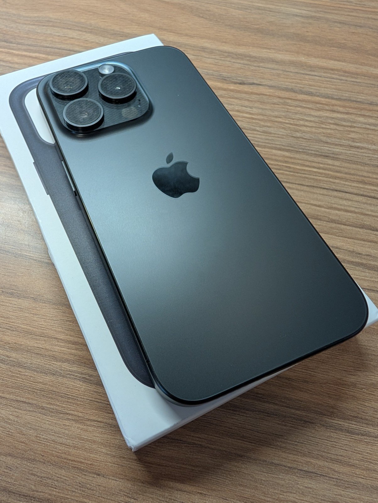 iPhone 15 Pro Unlocked - 512GB with extras 6W89