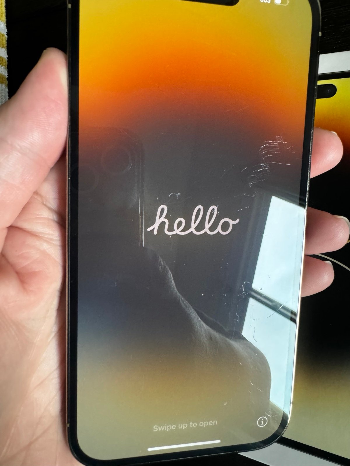 iPhone 14 Pro Gold 128 gb 8M63