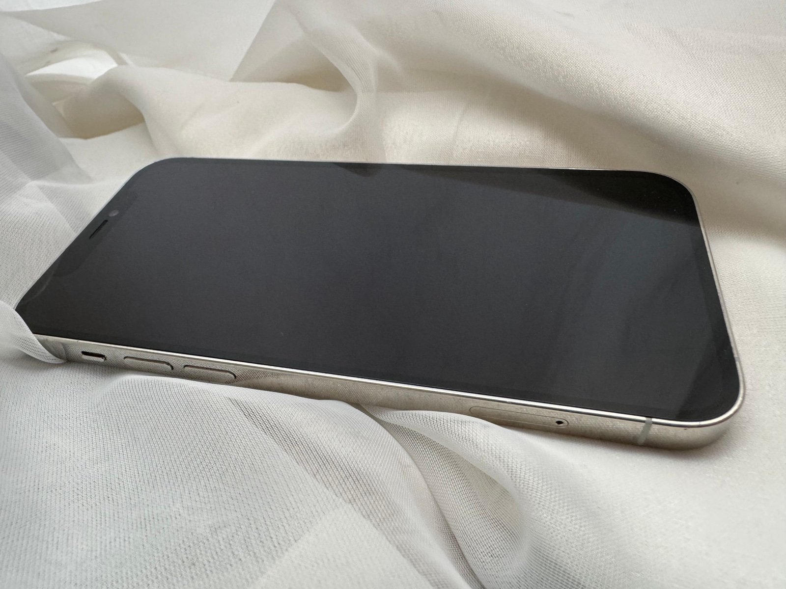 Apple iPhone 12 Pro Max 256 GB in Silver for Unlocked 7Z35