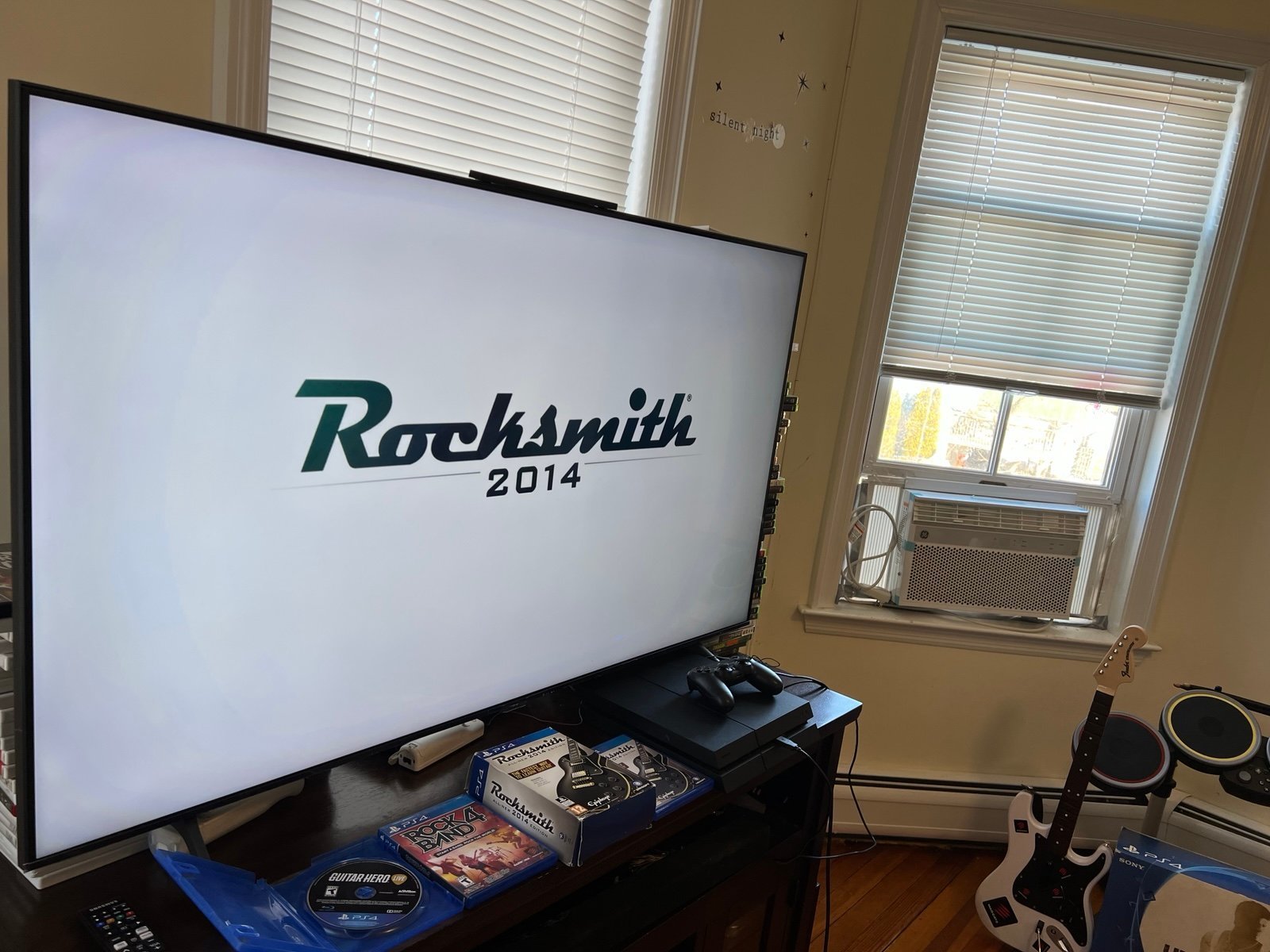 Rock Band 4 PS4 Wireless Bundle fender Guitar Drums Mic Console  PS5 PlayStation 7V37