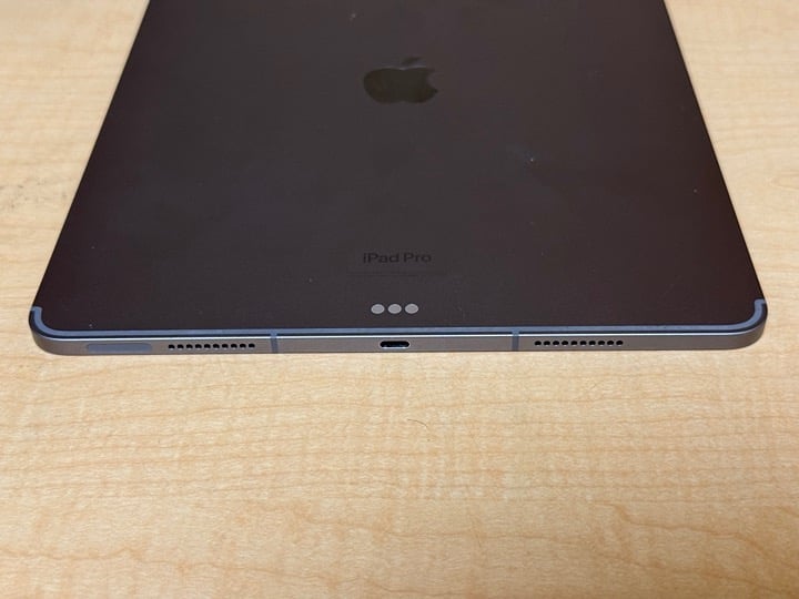 ACCESSORIES INCLUDED - M2 12.9