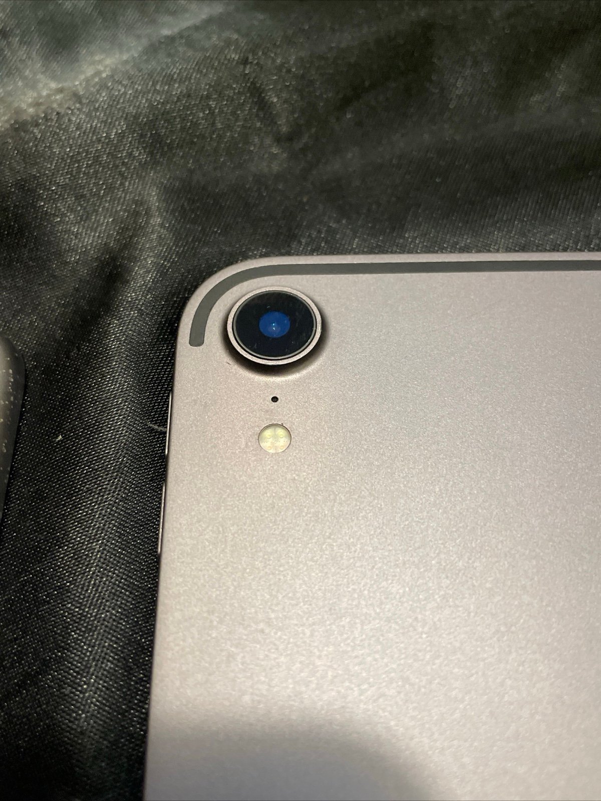 4 iPad Pros iCloud locked 6T51