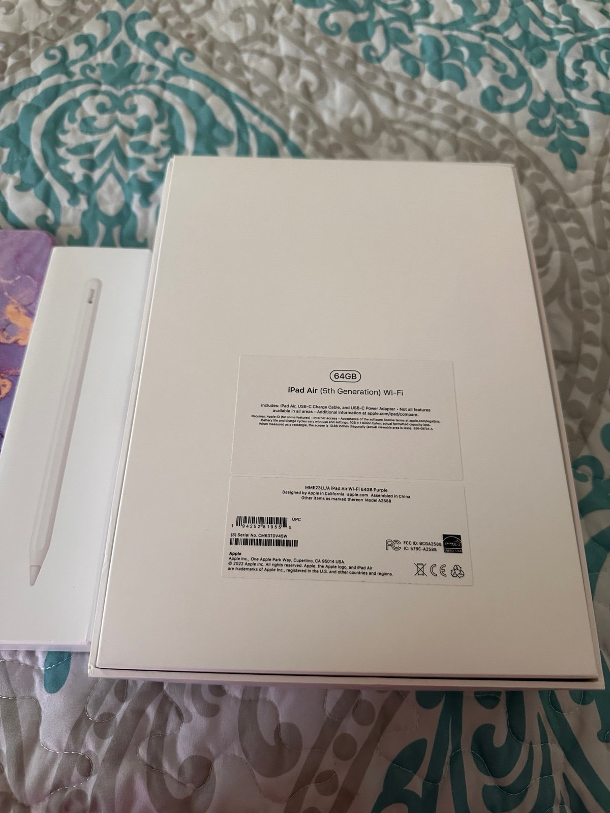 Apple iPad Air 5th Generation 64 GB in Space Gray WIFI Bundle with Apple Pencil 8B37