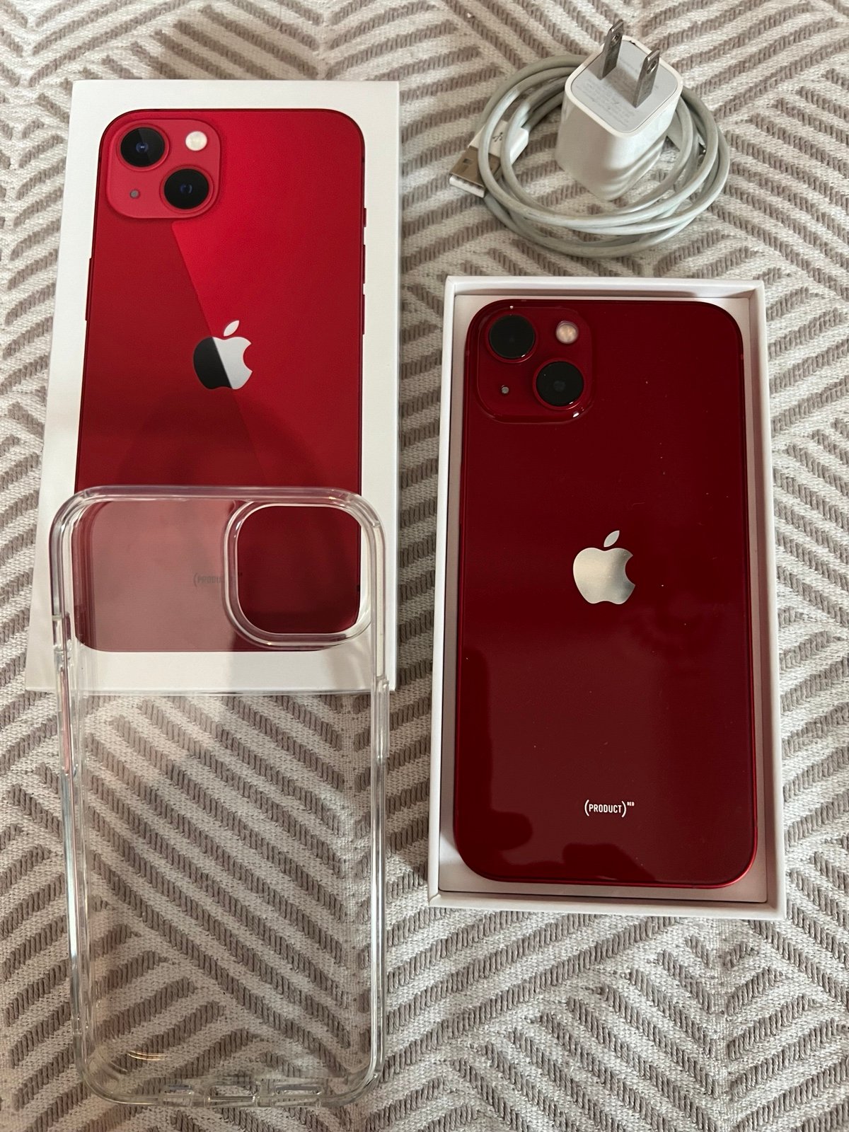 Apple iPhone 13 128 GB in (Product) RED Unlocked 3A77