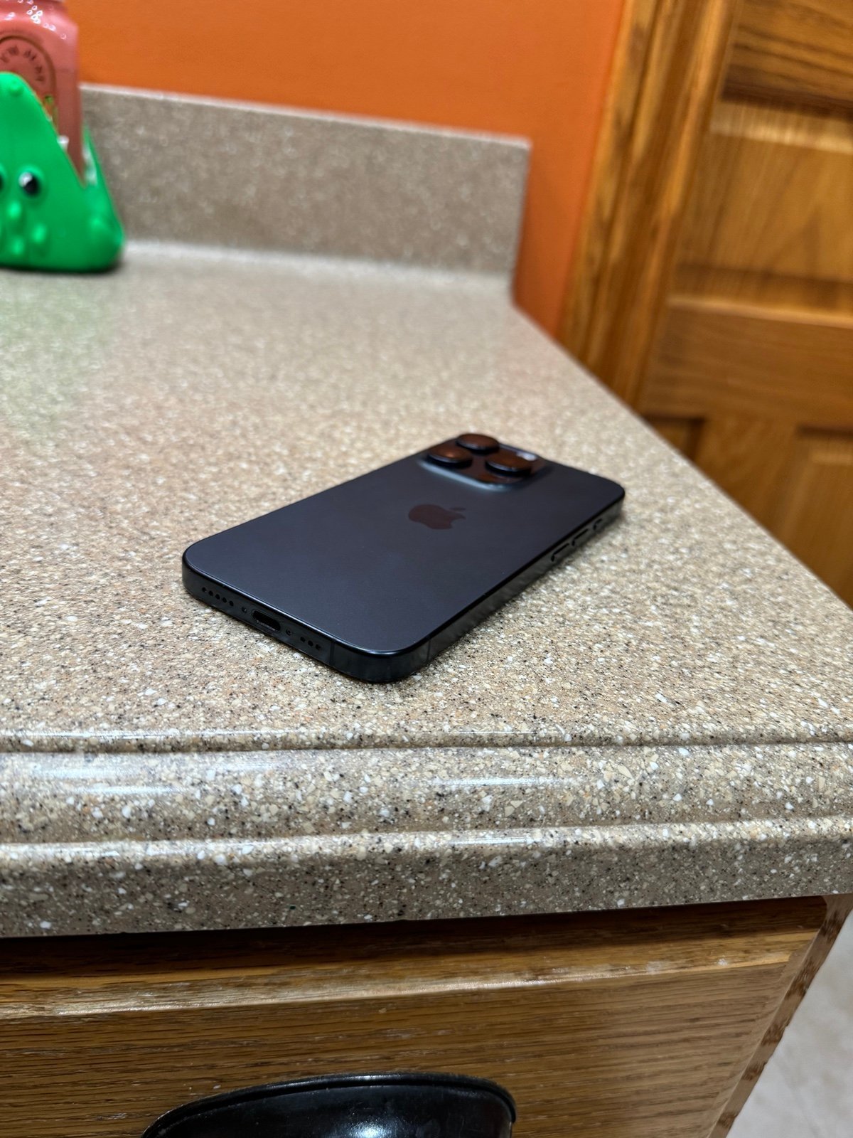 UNLOCKED iPhone 15 Pro 3X95