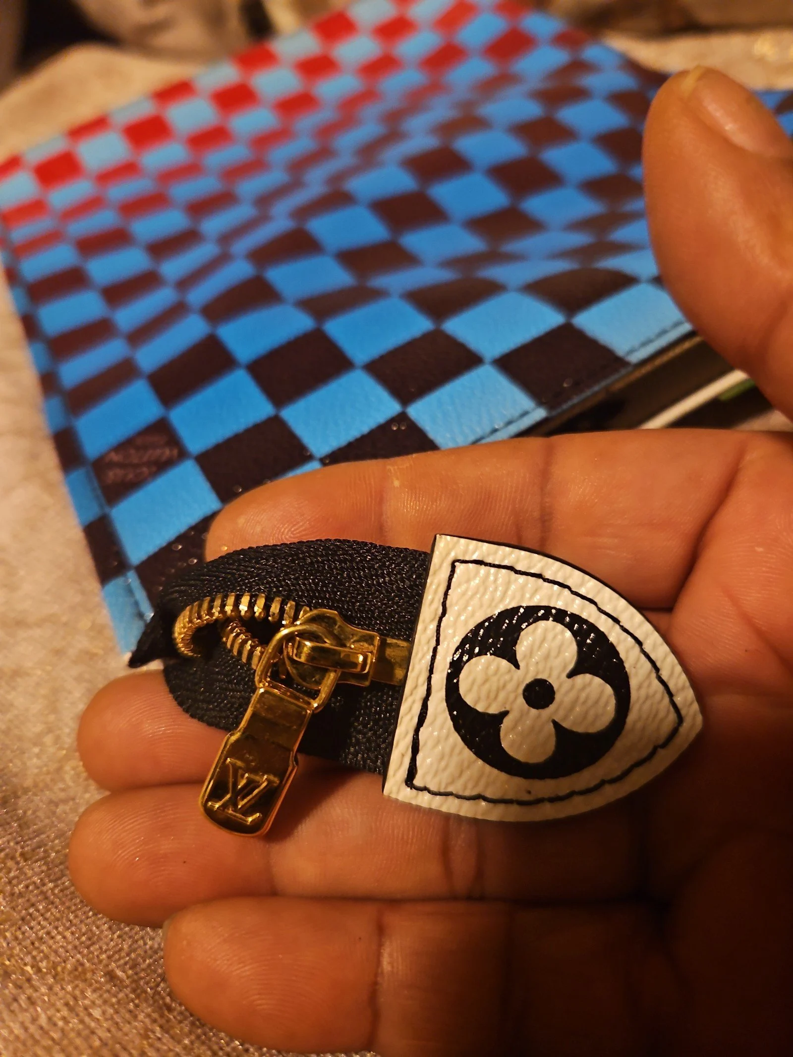 LOUIS VUITTON CLUTCH