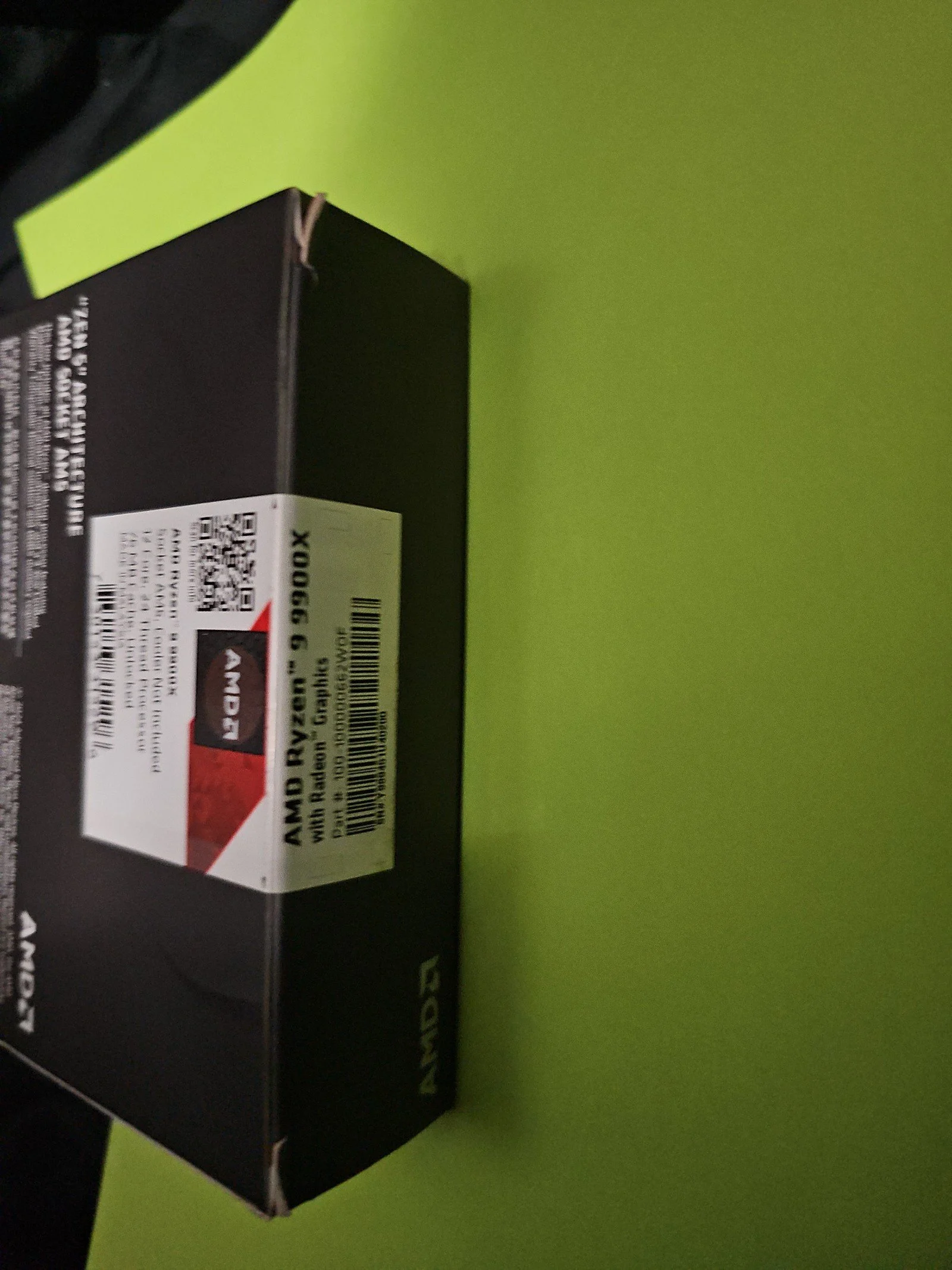 AMD Ryzen 9 CPU 9 9900X with Radeon Graphics