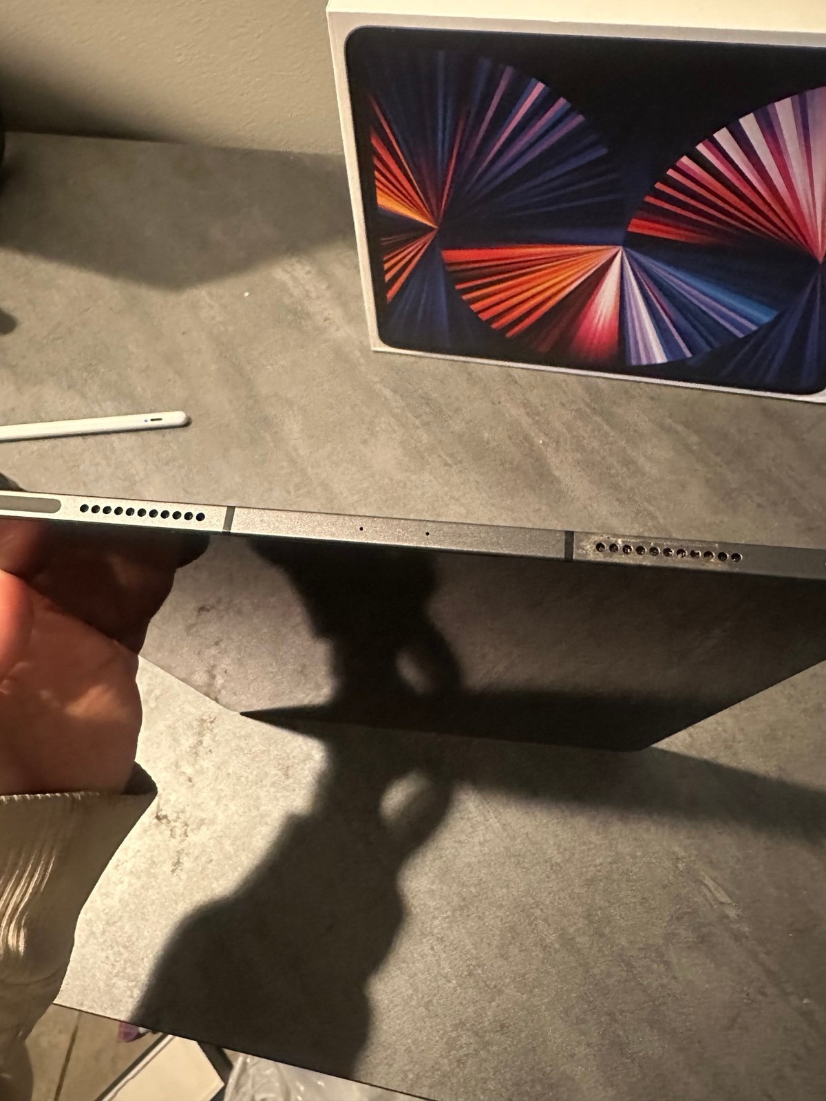 iPad Pro 12.9 inch 256GB (5th Generation) Wi-Fi + Cellular *Unlocked includes Sp 9K88