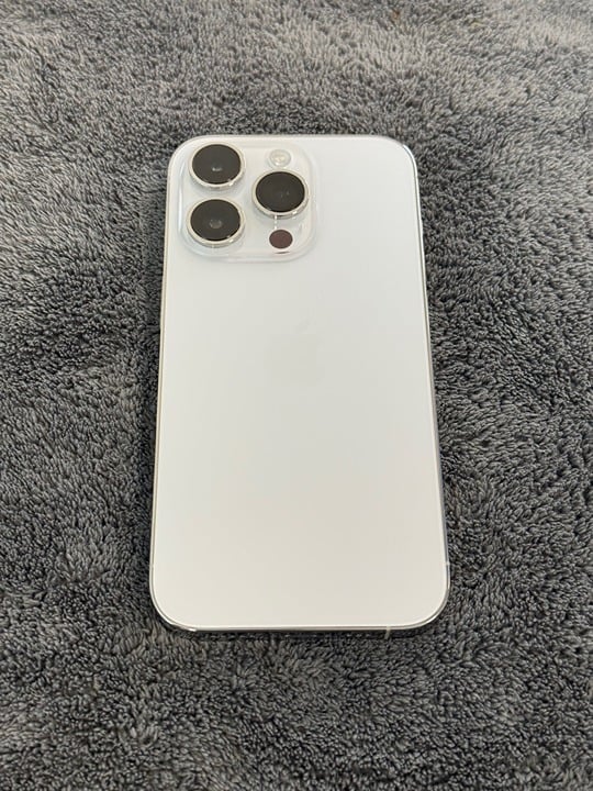 iPhone 14 Pro | Unlocked - No SIM Restrictions | 256 GB | White/Silver 5Y59