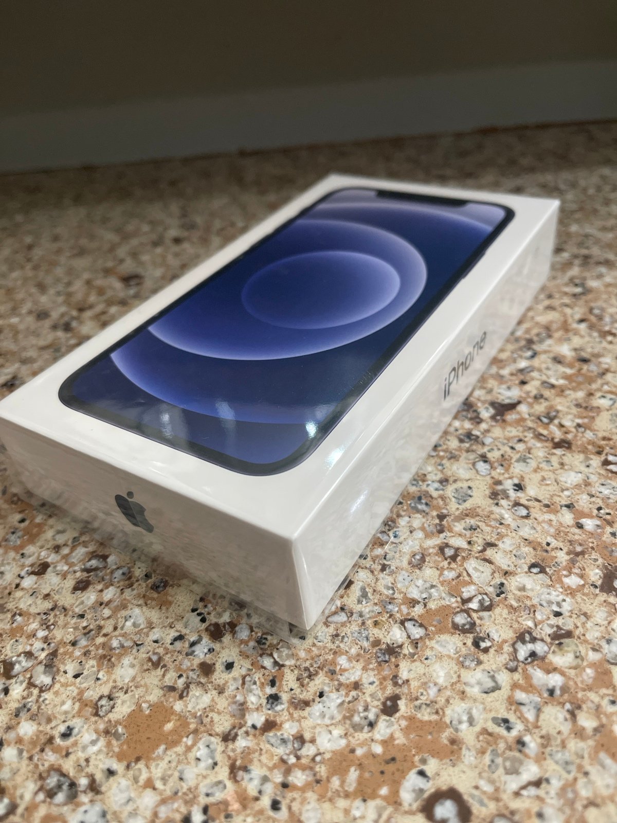 iPhone 12 Cricket Wireless Brand New 1L89