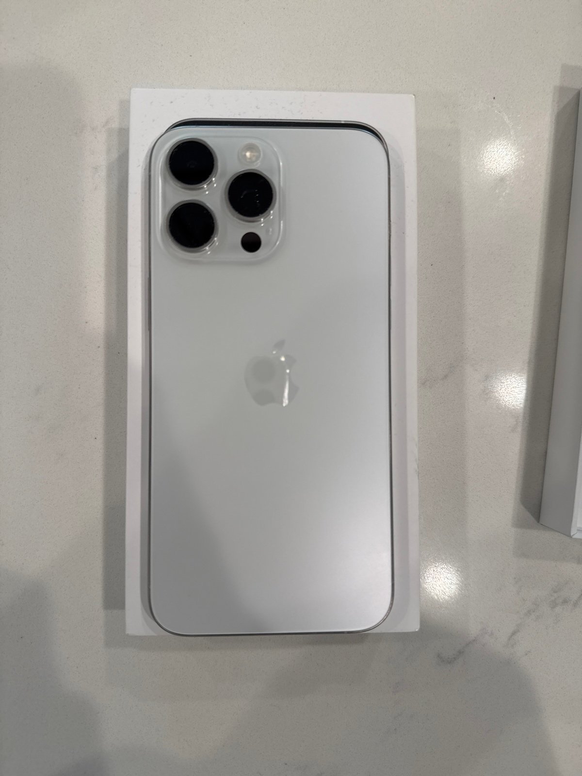 iPhone 15 Pro Max Unlocked 256GB FREE OVERNIGHT SHIPPING 6X16