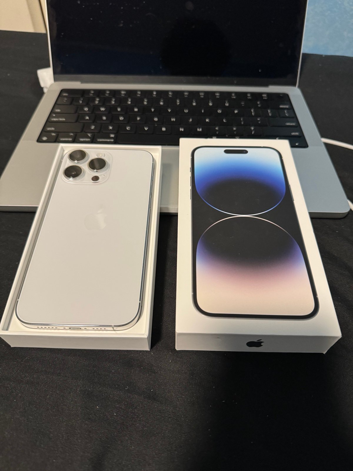 iPhone 14 2F73
