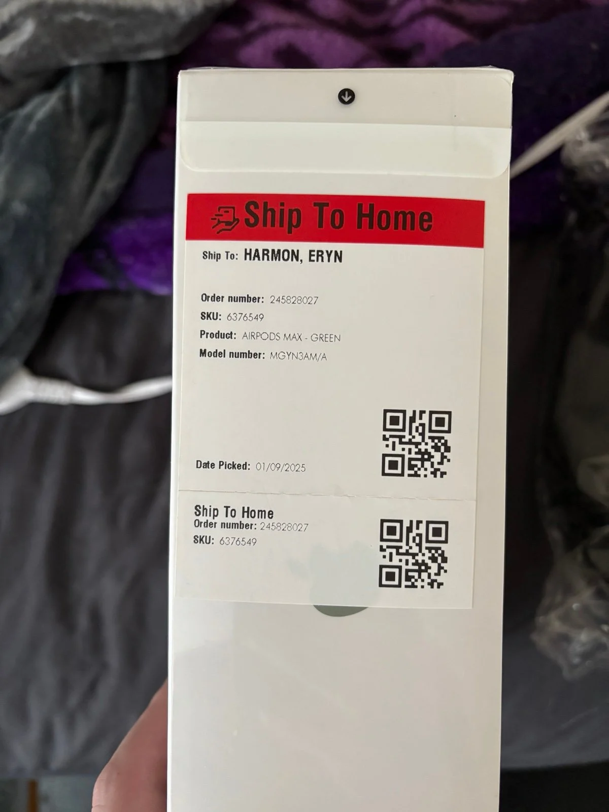 airpod max brand new!! Green