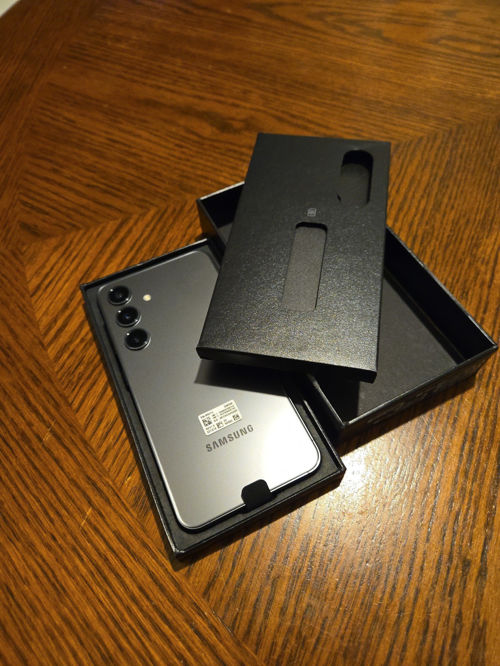 Samsung Galaxy s24 256GB AT&T & CRICKET