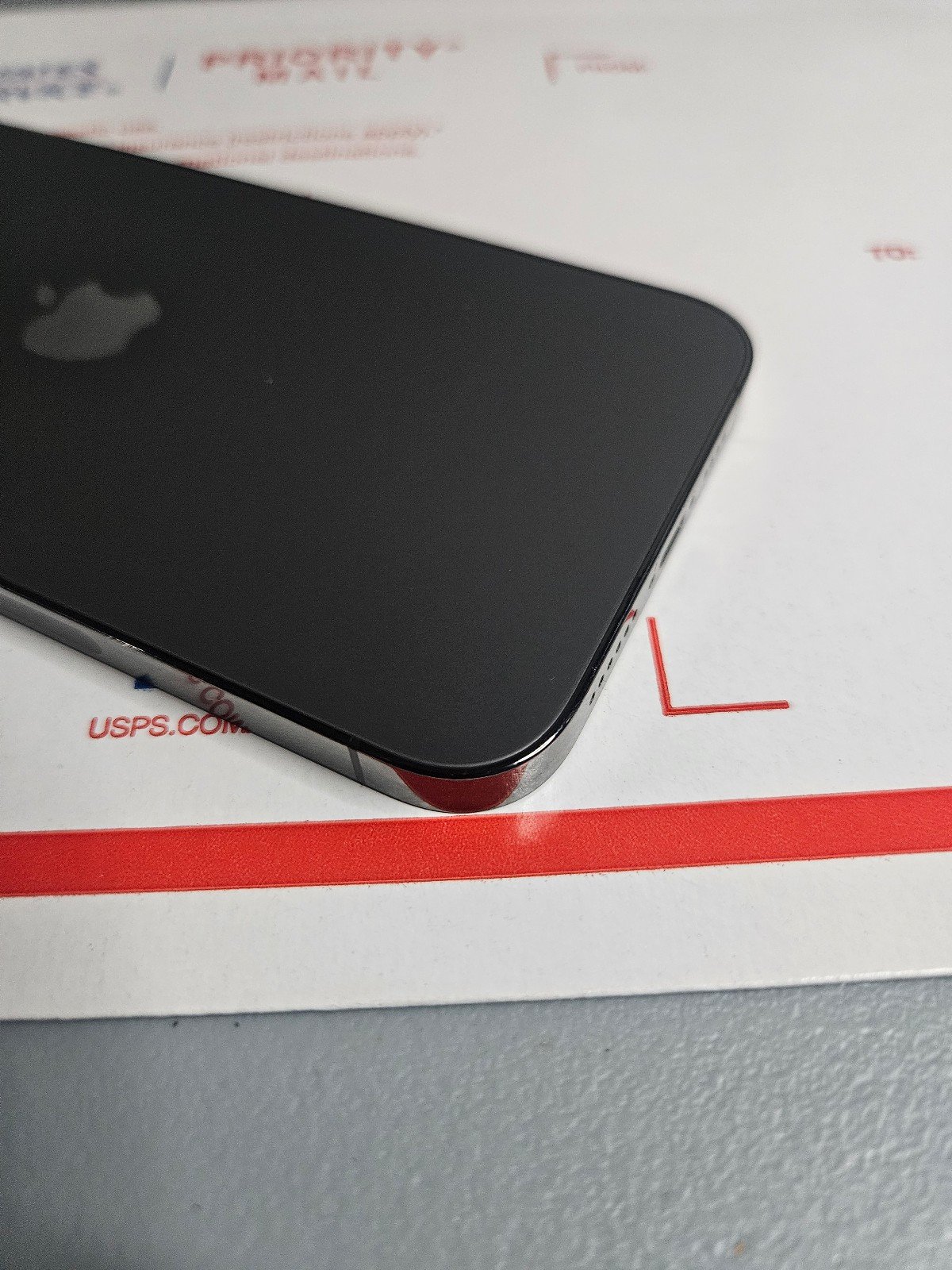 Iphone 13 pro max 256 att and cricket 7W13