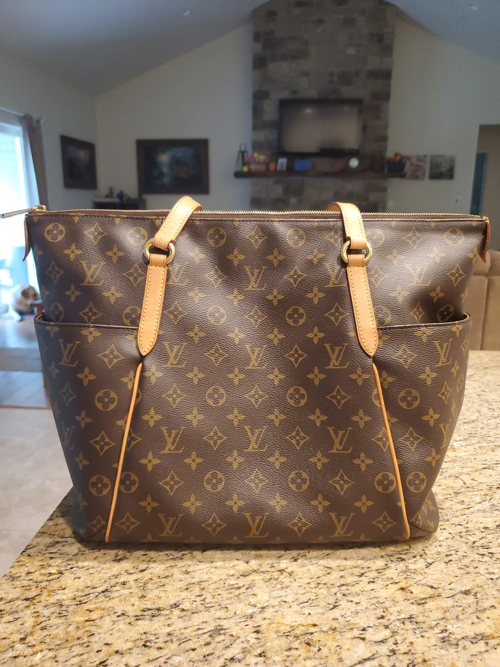 Louis Vuitton Monogram Totally GM Tote Bag in LIKE NEW CONDITION