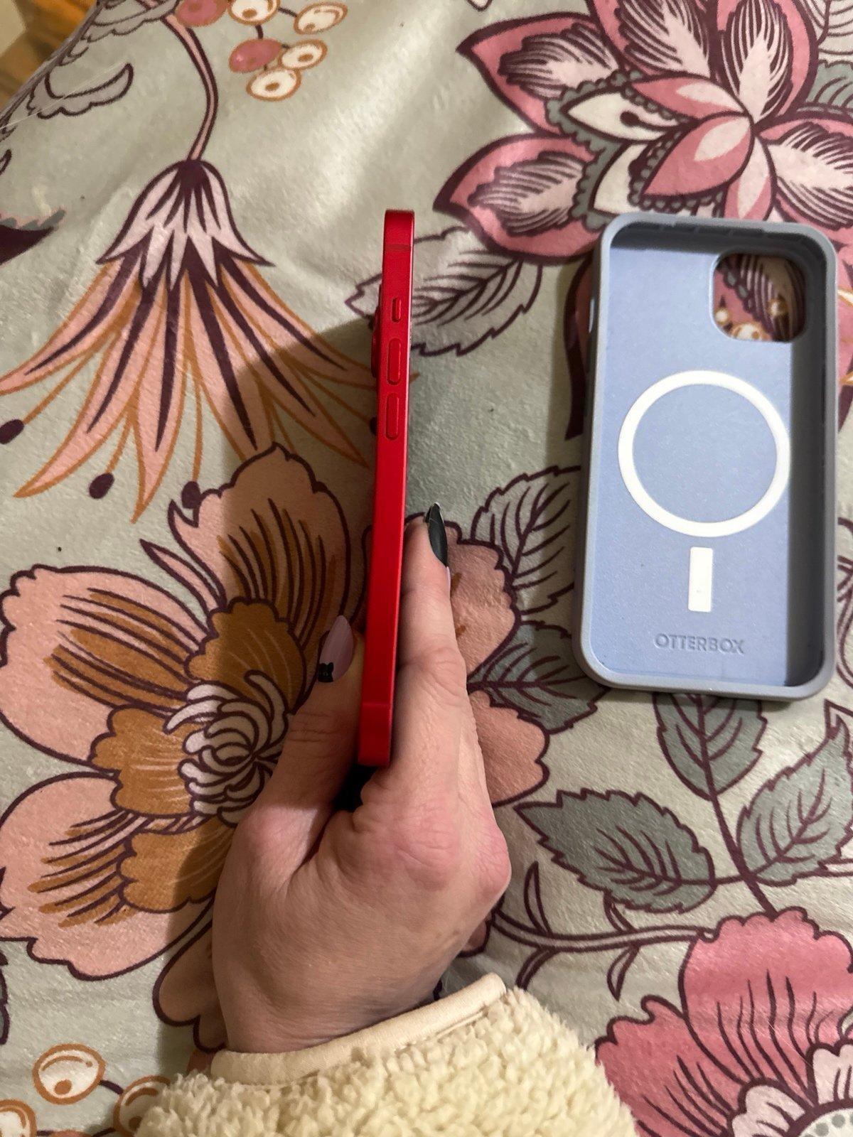 iphone 14 unlocked and otterbox case 6Q51