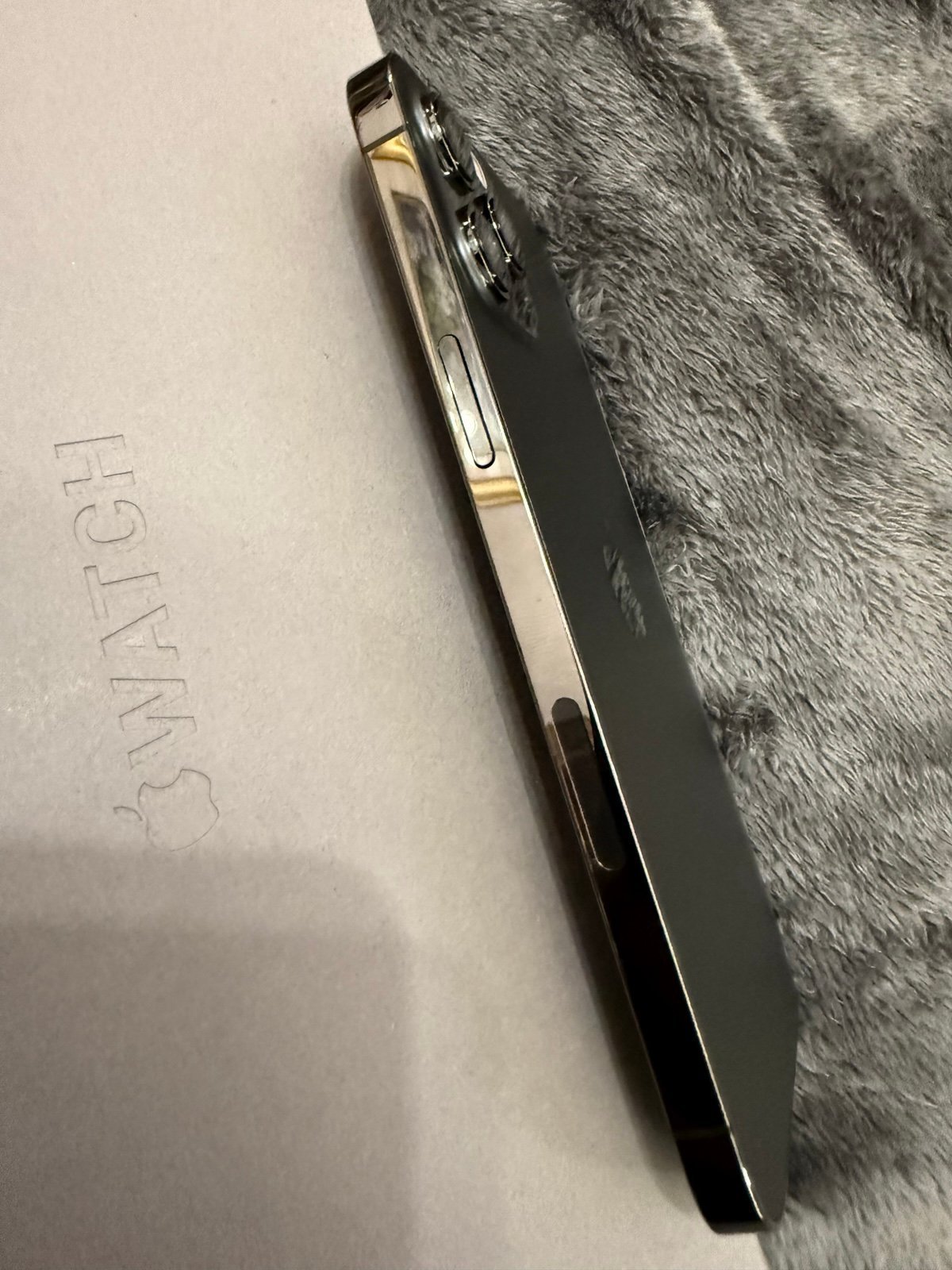 iPhone 12 Pro Max UNLOCKED 6H18