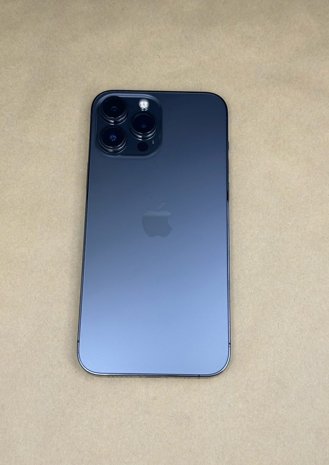 Apple iPhone 13 Pro Max 128gb unlocked in gray - Damaged 8V97