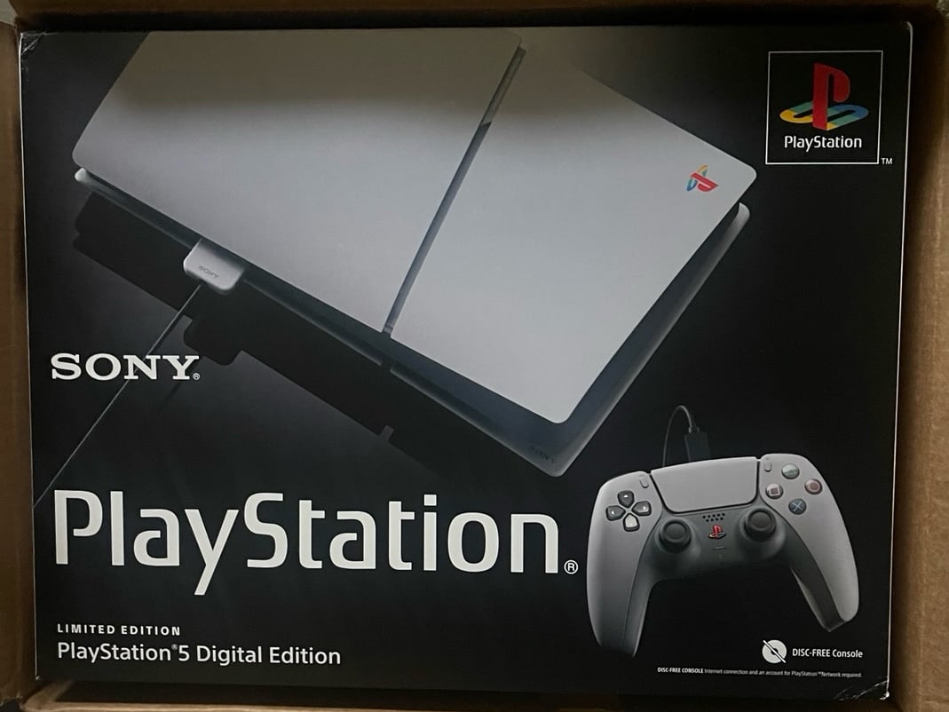 Playstation 5 Digital 30th Anniversary Limited Edition Bundle 6M69