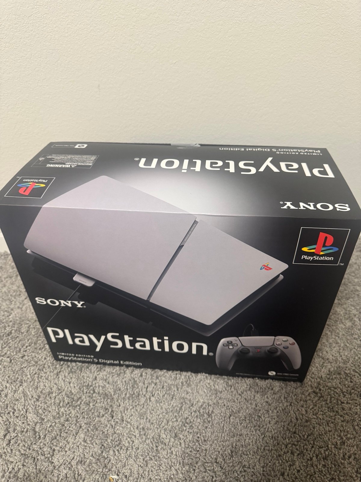 PlayStation 5 30th anniversary limited edition 2M86