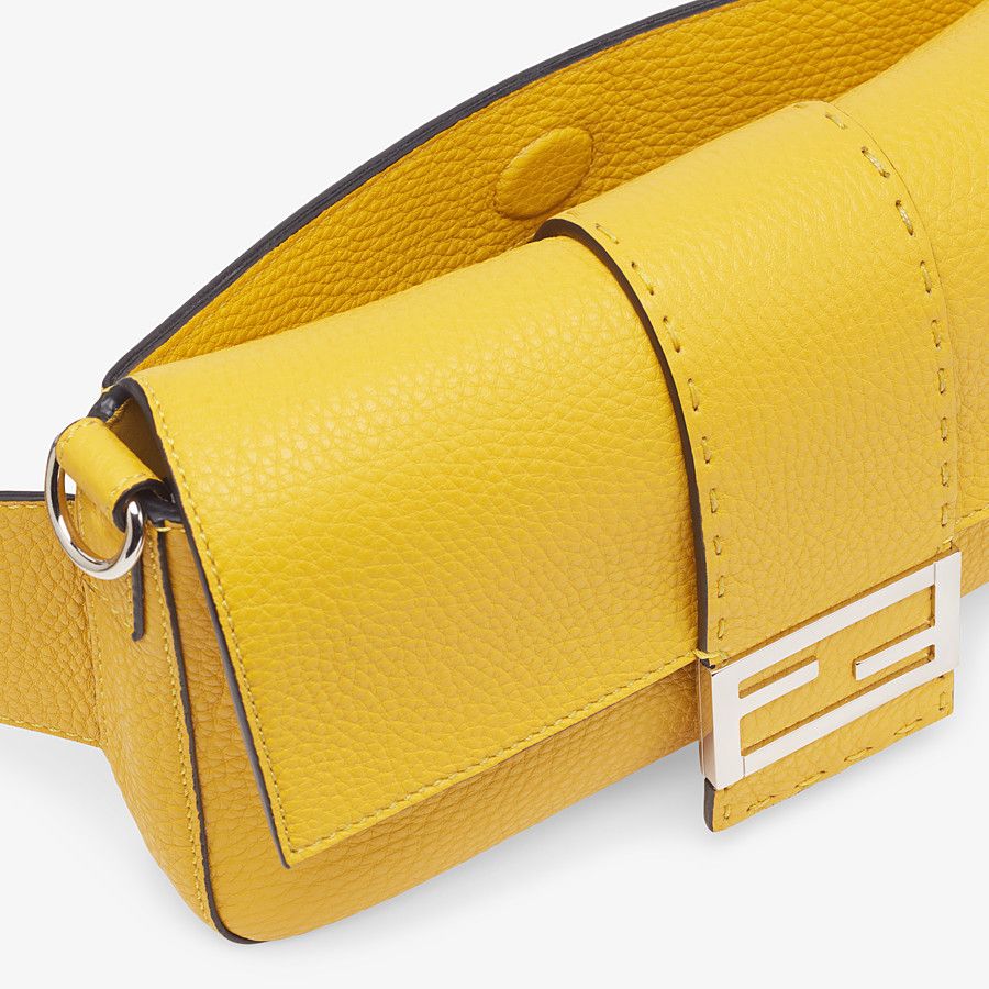 BAGUETTE Yellow leather bag