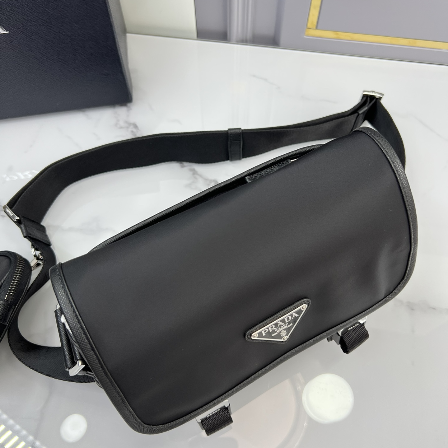 Prada 2VD034 Re-Nylon and Saffiano Leather Shoulder Bags Size 22*16*8.5cm