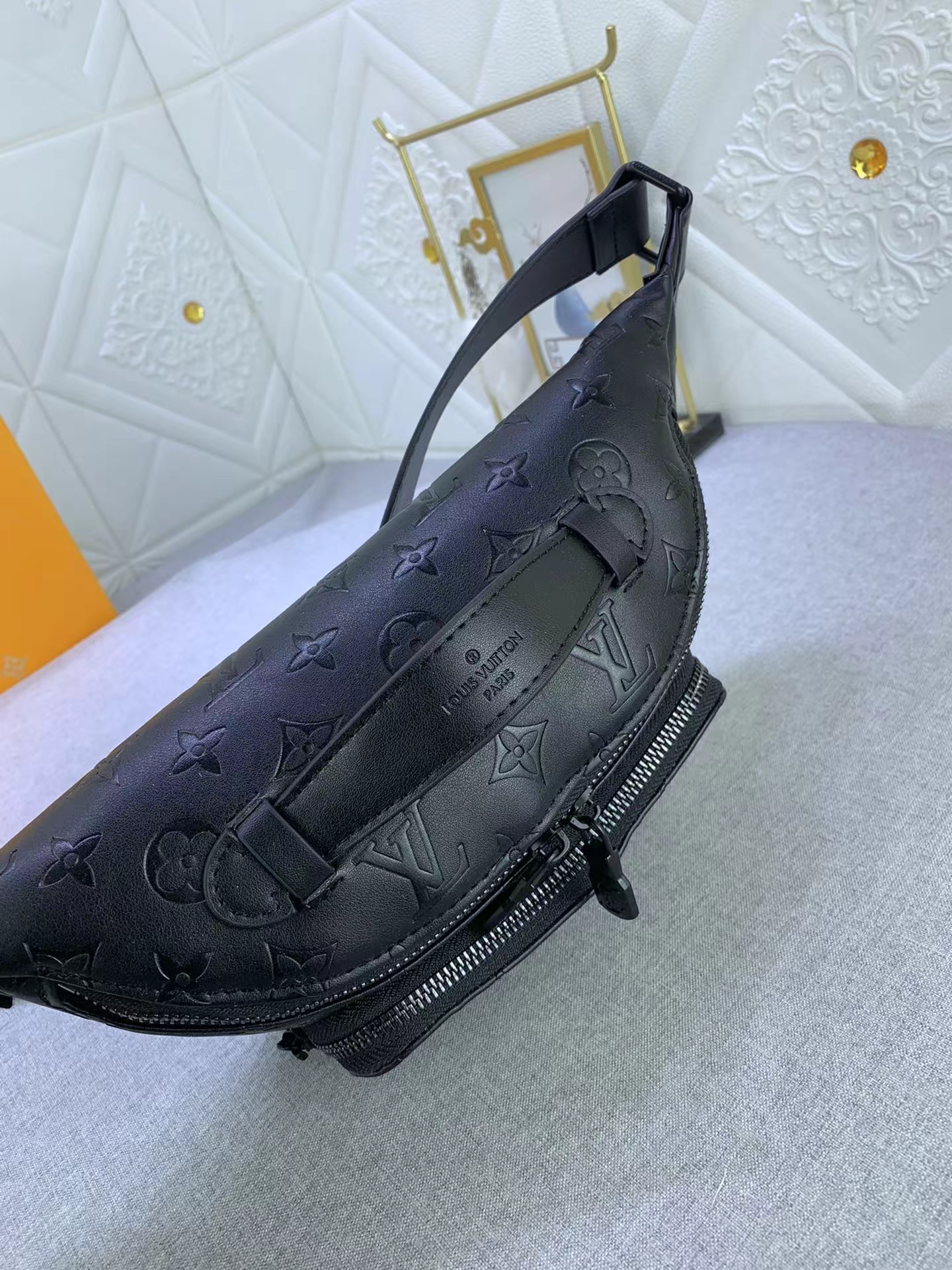 Louis Vuitton Rush Monogram Shadow Men Bags Size 30*15*8cm