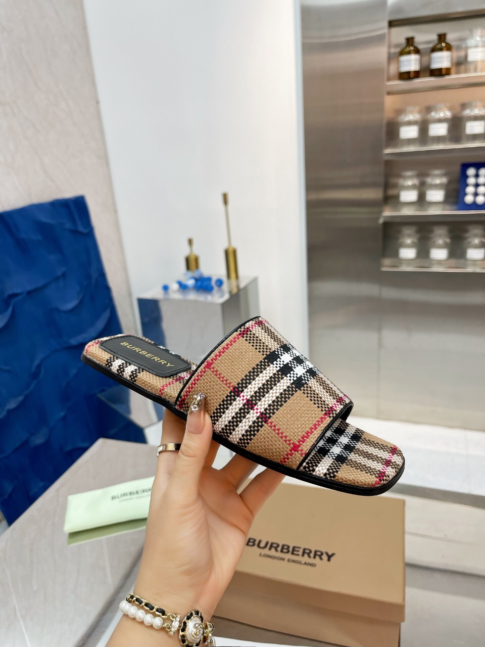 Burberry Women Slippers Size 36-41