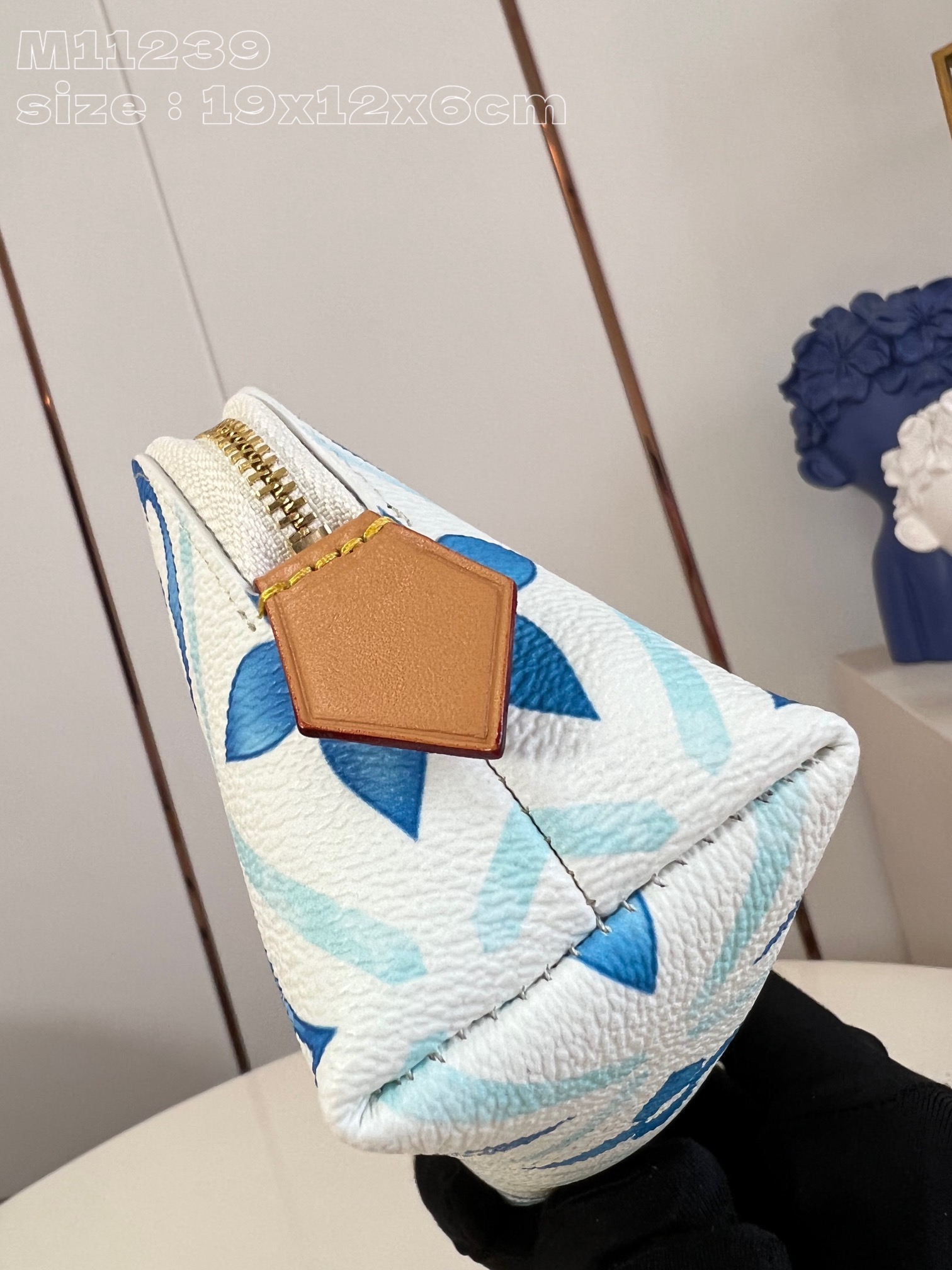 Louis Vuitton M11239 Pochette Cosmétique PM Size 19*12*6cm