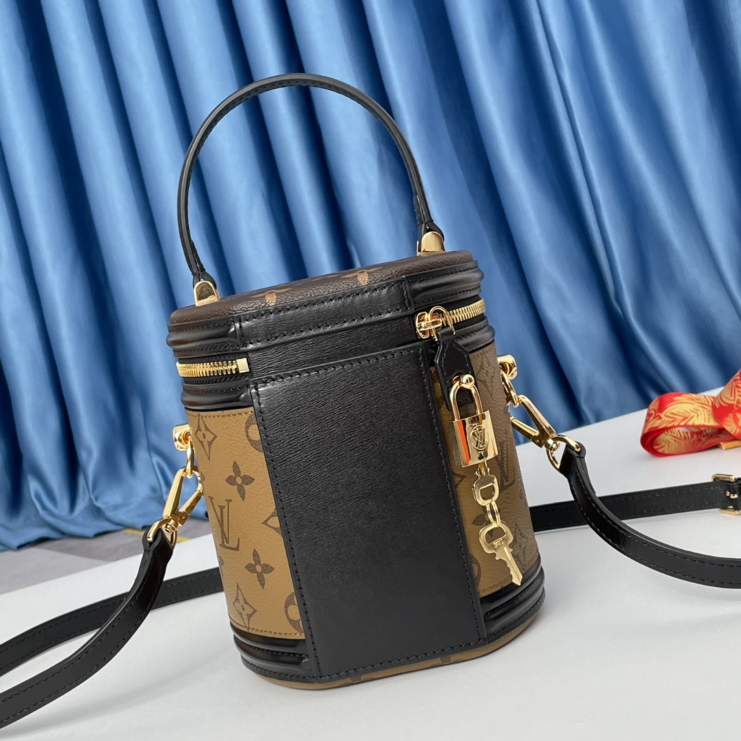 Louis Vuitton M43986 Cannes Women Bags Size 15*15*17cm