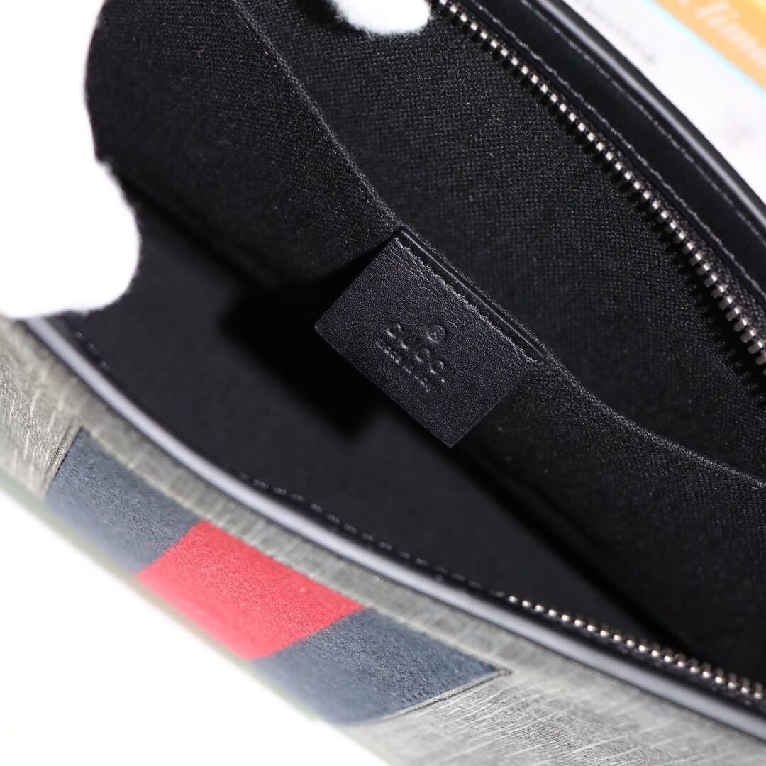 Gucci New GG Supreme Pouch Size 26*20*6cm Style 475316