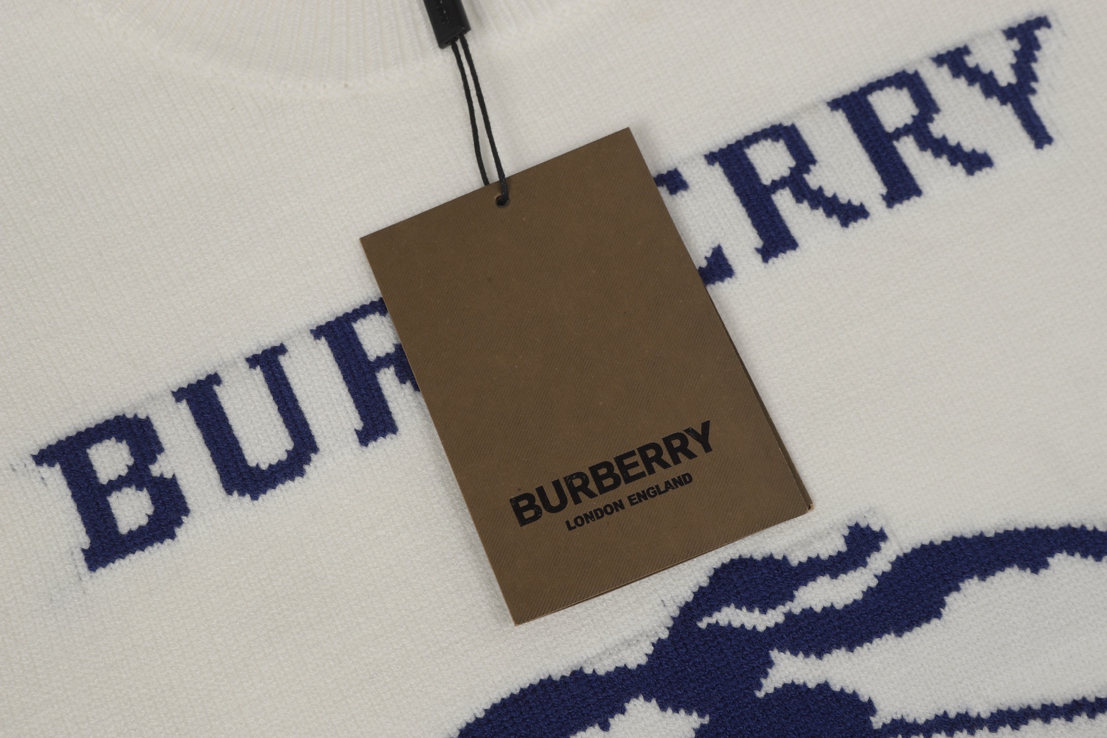 Burberry Unisex Sweatshirt Size S-L