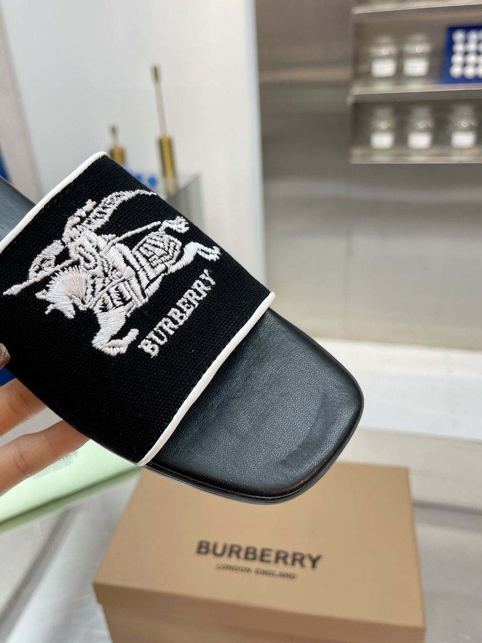 Burberry Women Slippers Size 36-41