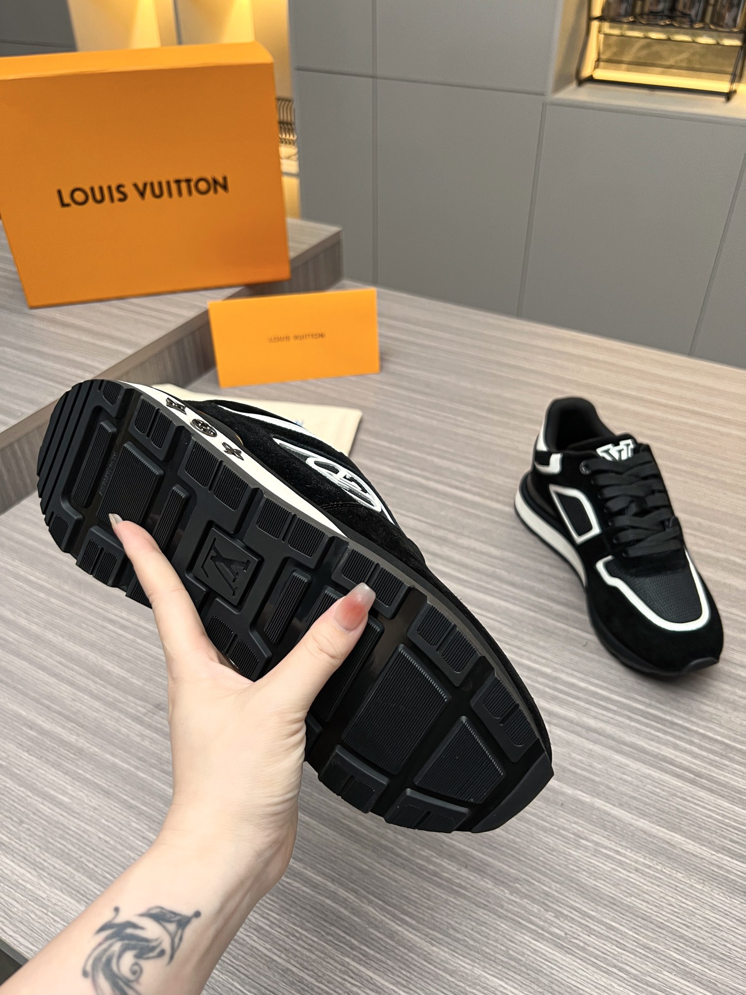 Louis Vuitton 2024ss Runaway Sneaker Size 40-46